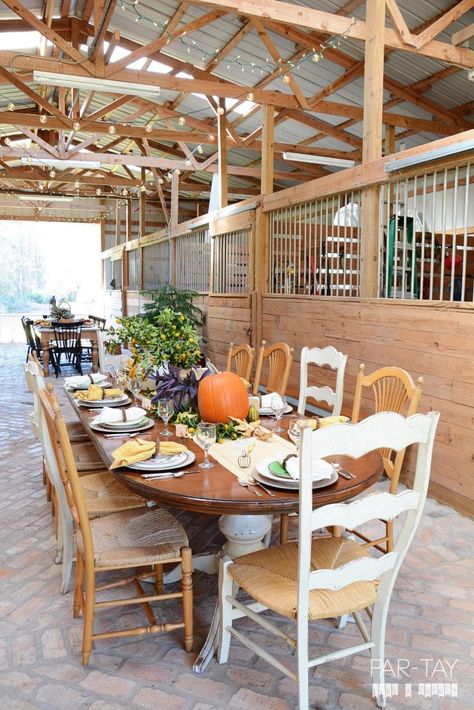 Rustic Farmhouse Thanksgiving Tablescape - Party Like a Cherry Thanksgiving Vegetarian, Farmhouse Party, Farmhouse Thanksgiving, Barn Party, Best Thanksgiving Recipes, Barn Parties, Vegetarian Thanksgiving, Thanksgiving Tablescape, Christmas Decor Inspiration