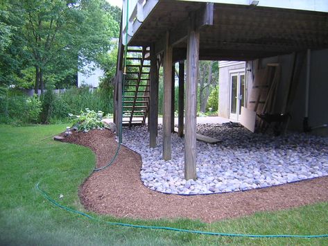 Landscaping Under Deck, Under Deck Ideas, Under Deck Landscaping, Patio Under Decks, Landscaping Around Deck, Deck Shade, Deck Landscaping, Under Deck, Under Decks