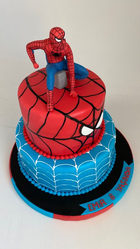 #spiderman #fondant #fondantcake #sugarpaste Spiderman Fondant Cake, Spiderman Party, Spiderman Cake, Sugar Paste, Fondant Cake, Fondant Cakes, 5th Birthday, 4th Birthday, Fondant