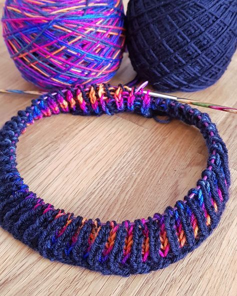 Learning all about Brioche knitting! Its easier than it looks! Bread Brioche, Type Of Bread, Brioche Knitting Patterns, Brioche Knitting, Brioche Stitch, Knitting Help, Mode Crochet, Knitting Instructions, Handmade Knit