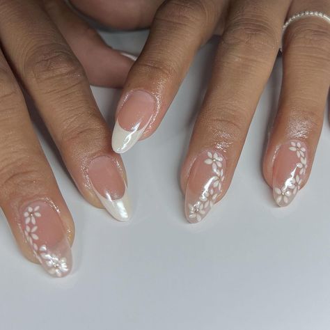 Gel Extension Wedding Nails, White Hoco Nails, Wedding Basics, Simple Bridal Nails, Bridal Nail Designs, Bridal Shower Nails, Simple Wedding Nails, Elegant Wedding Nails, Wedding Day Nails