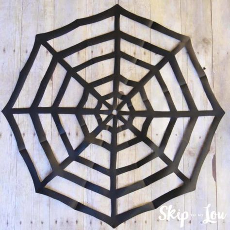 halloween crafts for kids Paper Spider, Spider Web Craft, Burlap Wreath Tutorial, Skip To My Lou, Spiderman Birthday Party, Spiderman Party, Easy Halloween Crafts, Class Room, Spiderman Birthday