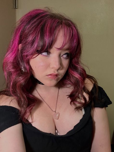 Brown Hair With Pink Tinsel, Dark Pink Streaks In Brown Hair, Brown Hair With Dark Pink Highlights, Short Wavy Pink Hair, Brown Hair With Pink Stripes, Pink Hair Black Highlights, Brown And Dark Pink Hair, Magenta Hair With Bangs, Dark Pink And Blonde Hair