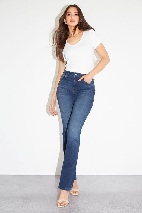 Bootcut jeans outfit