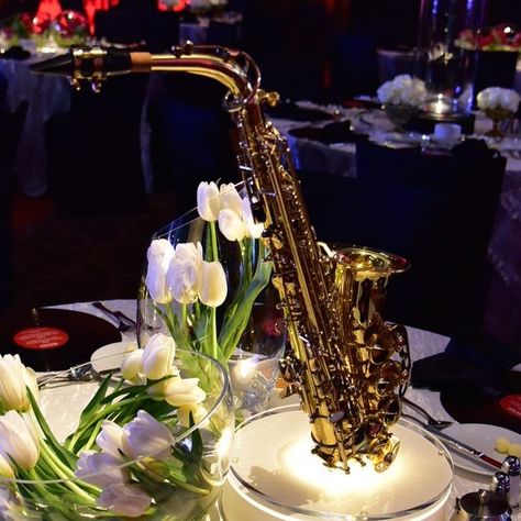 Jazz Centerpiece Ideas, Jazz Themed Party, Jazz Party Theme, Music Party Centerpieces, Jazz Theme, Gala Centerpieces, Jazz Decor, Music Theme Party, Dining Tablescapes