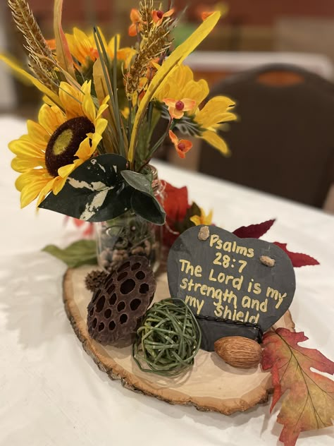 Homecoming Breakfast Decorations, Pastor Appreciation Table Centerpieces, Missions Conference Table Centerpieces, Pastor Appreciation Centerpiece Ideas, Pastor Appreciation Table Decorations, Christian Centerpiece Ideas, Thanksgiving Christian Crafts, Christian Centerpieces, Church Centerpiece Ideas