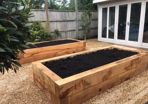 How to lay garden sleepers - Kebur Veg Planters, Garden Sleepers, Large Raised Garden Beds, Sleepers In Garden, Diy Jardin, Wooden Raised Garden Bed, Wooden Garden Bed, Raised Flower Beds, Veg Garden