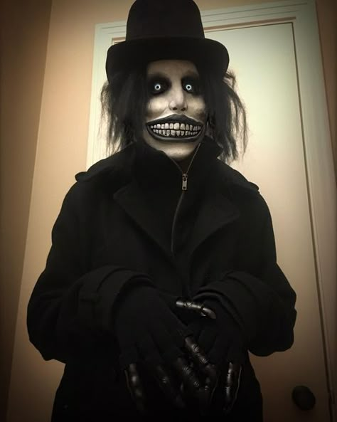 Actual Scary Halloween Costumes, Babadook Makeup, Babadook Costume, Slenderman Costume, Creepy Halloween Costumes, Scary Photos, Bonus Daughter, Foam Clay, Creepy Costumes