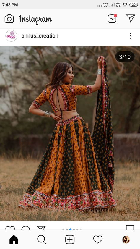 Dandiya Shoot, Navratri Photoshoot, Navratri Poses, घाघरा चोली, Dandiya Dress, Garba Outfit, Garba Dress, Choli Dress, Navratri Dress