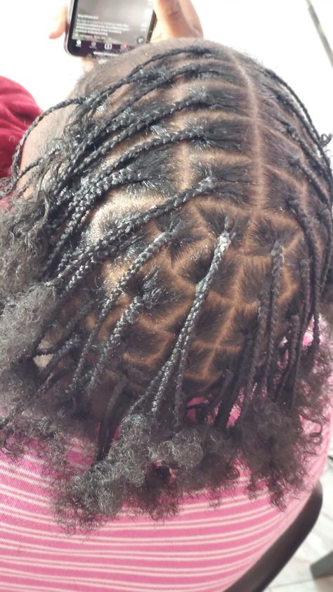 Prepared for your soft loc install by scalp mapping and pre braiding Parting Mapping, Pre Parting For Soft Locs, Preparing For Braids, Medium Parts For Soft Locs, Soft Loc Parting Guide, Soft Locs Install, How To Install Soft Locs, Soft Loc Parts, Braiding Map