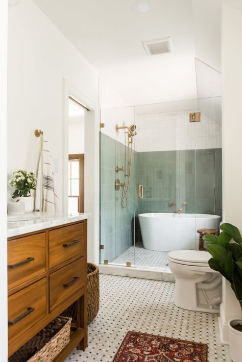 ORC Spring 2021: A Color Blocked Bathroom Reveal Mid Century Modern Bathroom, Bad Inspiration, Big Bathrooms, Upstairs Bathrooms, Bathroom Redo, Bathroom Renos, Decor Minimalist, House Bathroom, Bath Remodel