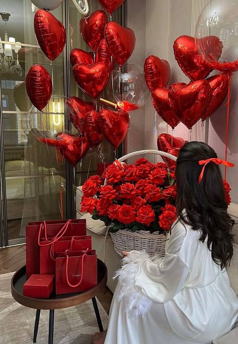 Romantic Room Surprise, Romantic Valentines Day Ideas, Birthday Goals, Romantic Surprise, Happy Birthday Girls, Romantic Room, Valentines Flowers, Romantic Gestures, Beautiful Bouquet Of Flowers