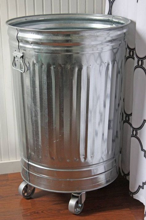 Add wheels to a metal trash can to be used as a clothes hamper, etc. Industrial Diy Projects, Laundry Basket On Wheels, Diy Laundry Basket, Farmhouse Diy Projects, Metal Trash Cans, Industrial Diy, Industrial Home Design, Farmhouse Laundry, Vintage Industrial Decor