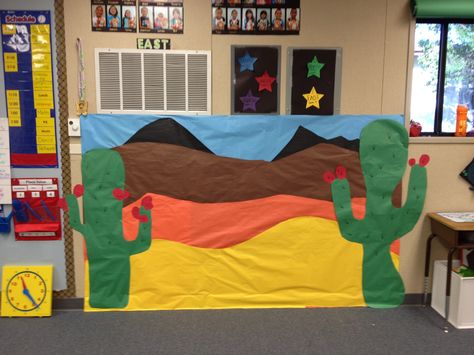 Desert bulletin board Desert Classroom Theme, Desert Classroom, Scholastic Book Fair, Wild West Theme, 1st Grade Science, Desert Animals, Ra Ideas, Cowboy Theme, Vbs Crafts