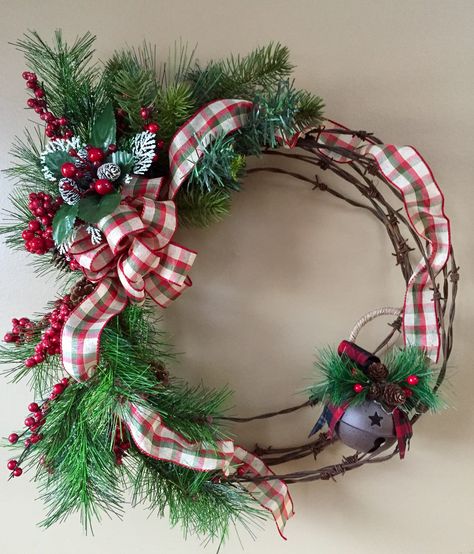 Barbwire Christmas Wreath, Barb Wire Wreath Ideas, Barbed Wire Crafts, Barbed Wire Christmas, Barbwire Wreath, Barbwire Crafts, Wire Christmas Wreath, Barbed Wire Decor, Barbed Wire Wreath