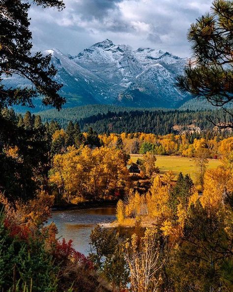 Bitterroot Valley Montana - What do you think is the top spot in montana for fall? I definitely understand why the Bitterroot Valley is on every (top fall spots im Montana) list. I have been waiting months to get the shot of this old structure on the Bitterroot River with Como peak in the background. #montanamoment #montanafall #fall #montana #usa #visittheusa #autumn Montana Travel Guide, Hamilton Montana, Montana Living, Visit Montana, Montana Vacation, Montana Travel, Beautiful Vacations, Mobil Home, Travel Images