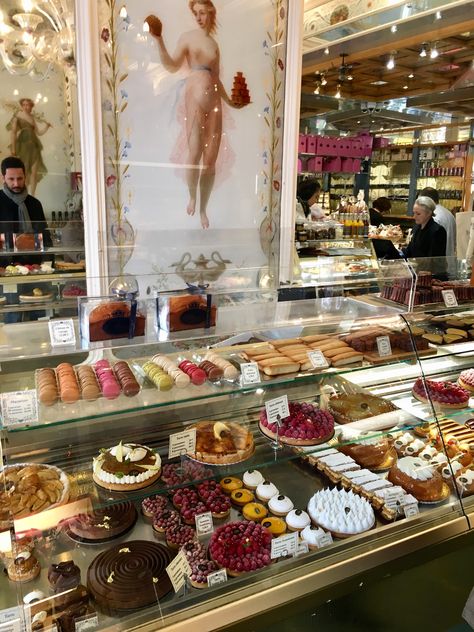 A third historic institution of the marketplace is Pâtisserie Stohrer, which has been making pastries since 1730 (making it the oldest pâtisserie in Paris)! It was founded by Nicolas Stohrer, the Polish baker for Marie Leszczynska who was the daughter of King Stanislas of Poland and who married into the French court via Louis XV. He was brought along by the new queen so that she could continue to enjoy his pastries. Today, we can enjoy them too. Stohrer offers his original creation “baba au rhum Paris Patisserie Aesthetic, Stohrer Paris, Making Pastries, Paris Pastries, Petite Fours, Daughter Of King, Maid Cafe, Versailles Garden, French Patisserie