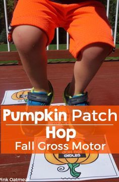 Fall Gross Motor Game - Pumpkin Patch Hop. Fun way to get in brain breaks and movement with an autumn theme! Kaba Motor Becerileri, Pumpkin Lesson Plans, Pumpkin Lessons, Pumpkins Preschool, October Lessons, Fall Lesson Plans, Gross Motor Activity, Fall Preschool Activities, Pumpkin Activities