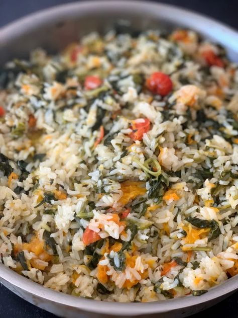 Carribean Vegetable Recipes, Cookup Rice Recipe, Caribbean Vegetables Side Dishes, Cookup Rice, Caribbean Meals, Jamaican Rice And Beans, Callaloo Recipe, Vegan Jamaican, Jamaican Breakfast