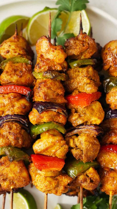 Chicken Kebab - Khin's Kitchen Chicken Kebabs On The Grill, Easy Chicken Kebab Recipe, Chicken Kebobs, Chicken Pakora Recipe, Döner Kebab, Chicken Kebab Recipe, Chicken Kebab, Kebab Skewers, Kebab Recipe