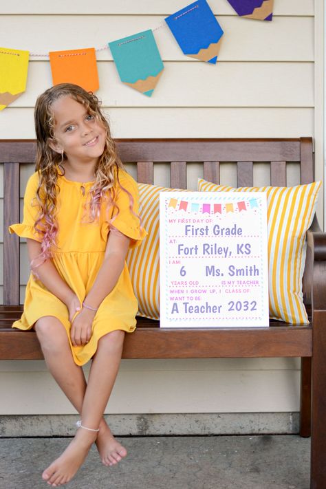 Thank you to Walmart Photo for sponsoring this post!  Back to school will certainly look different for most this year, but that doesn’t mean that we need to give up our favorite back to school traditions! For our family, the first day of school has always meant first day photos… The post Back to School Boards with Walmart Photo appeared first on Three Little Ferns - Family Lifestyle Blog. First Day Of School Photography, First Day Of Kindergarten Photo Ideas, Back To School Boards For Pictures, Back To School Boards, Back To School Traditions, Sunday School Room Decor, School Traditions, Kindergarten Photos, First Day Of School Pictures