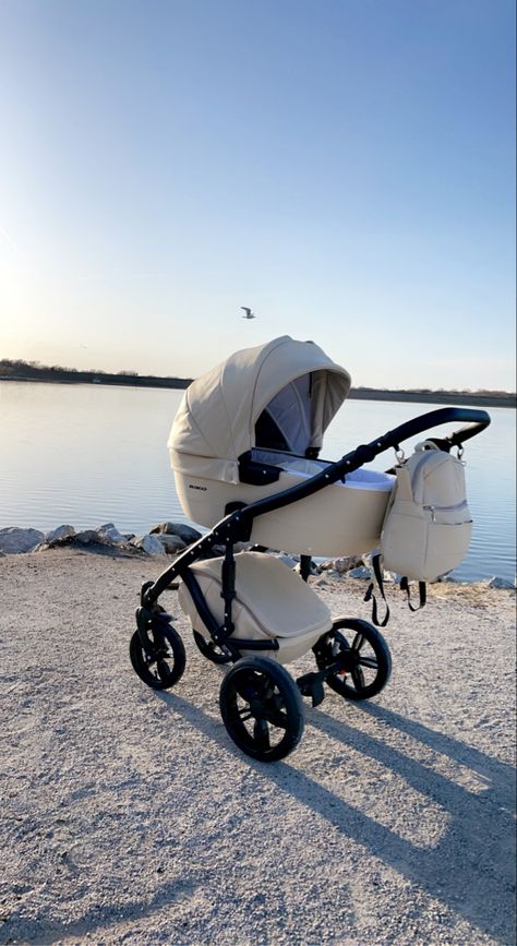 Luxury Strollers And Car Seats, Baby Stroller Aesthetic, Stroller Walk Aesthetic, Aesthetic Stroller, Fancy Stroller, Beige Stroller, Cute Strollers, Stroller Aesthetic, Baby Strollers Luxury