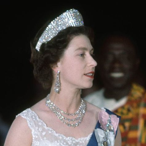 The tiara: Queen Alexandra's Kokoshnik Tiara.  The history: For Queen Alexandra's silver wedding anniversary of 1888, a royal committee (made up of 364 aristocratic ladies named 'The Ladies of Society') raised money to have this kokoshnik-style tiara made. It is made up of 61 diamond bars.  The current wearer: Queen Elizabeth II. Kokoshnik Tiara, Strathmore Rose Tiara, Lovers Knot Tiara, Lady Sarah Chatto, Lady Elizabeth, Rainha Elizabeth Ii, Queens Jewels, The British Royal Family, Queen Alexandra