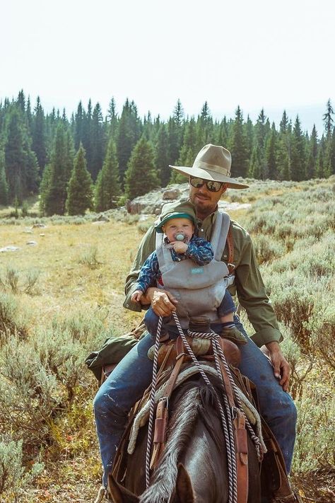 Working Cowboys Ranch Life, Family Ranch Aesthetic, Old Money Ranch Aesthetic, Rich Ranch Aesthetic, Country Lifestyle Farm Life Family, Western Family Aesthetic, Western Ranch Aesthetic, Ranch Hand Aesthetic, Dad Core Aesthetic