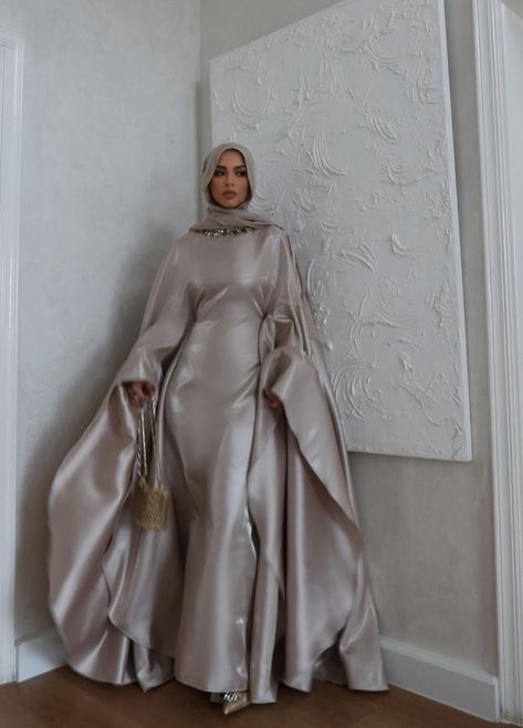 Happy Fasting, Estilo Hijab, Bride Dress Simple, Modest Dresses Fashion, Hijabi Fashion Casual, Modest Dresses Casual, Modesty Fashion, Arab Fashion, I Dont Know