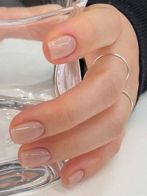 sheer gray Korean jelly nails Korean Jelly Nails, Light Gray Nails, Pale Nails, Short Oval Nails, Silver Nail Designs, Dark Blue Nails, Grey Nail Designs, Gold Nail Designs, Manicure Colors