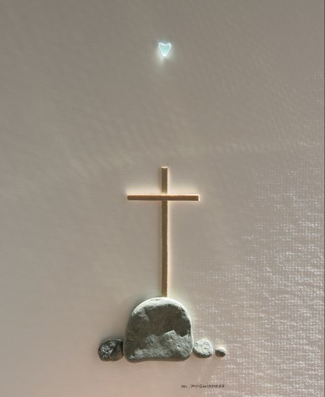 Sea Glass Cross, Beach Art Projects, Sea Glass Artwork, Stone Pictures Pebble Art, Sky Art Painting, Rise Art, Driftwood Projects, Pebble Pictures, Beach Glass Art