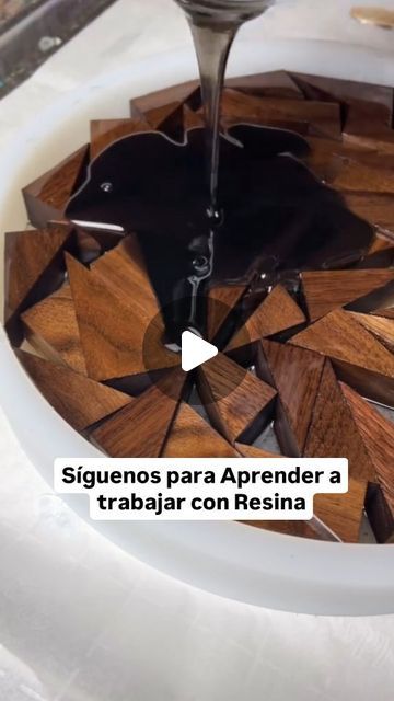 Emprende Hoy con el Arte de la Resina on Instagram: "Únete nuestra Comunidad para aprender todo sobre Resina Epoxi 🤩 Síguenos para más TIPS y aprendas desde casa🤗   Créditos TikTok totalboat  #resina #resinas #resinart #arte #epoxy #resinacraft #cursoderesina #manualidad #viral #emprendimiento #negocio #parati #fyp #ingresosonline" August 12, On Instagram, Instagram