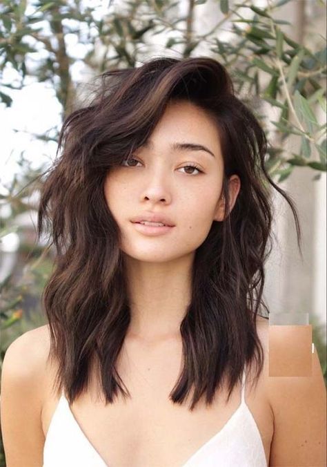 24 Adorable Medium Length Haircut to Shine  #Hairstyles Medium Haircut, Medium Length Haircuts, Hairstyle Curly, Wavy Hairstyles Medium, Shaggy Bob, Medium Long Hair, Shoulder Length Hair Cuts, Hair Flip, Medium Hair Cuts