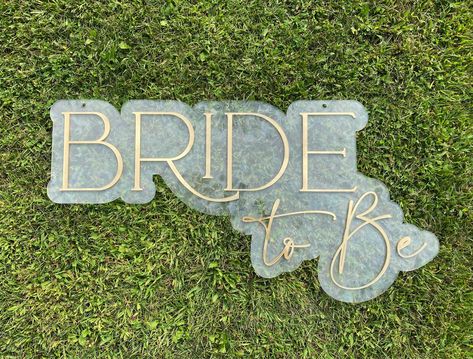 Bachelorette Signage, Bride To Be Sign, Bachelorette Party Sign, Wedding Sign Acrylic, Bachelorette Party Signs, Shower Photos, Green Bridal Showers, Decor Backdrop, Bride Sign