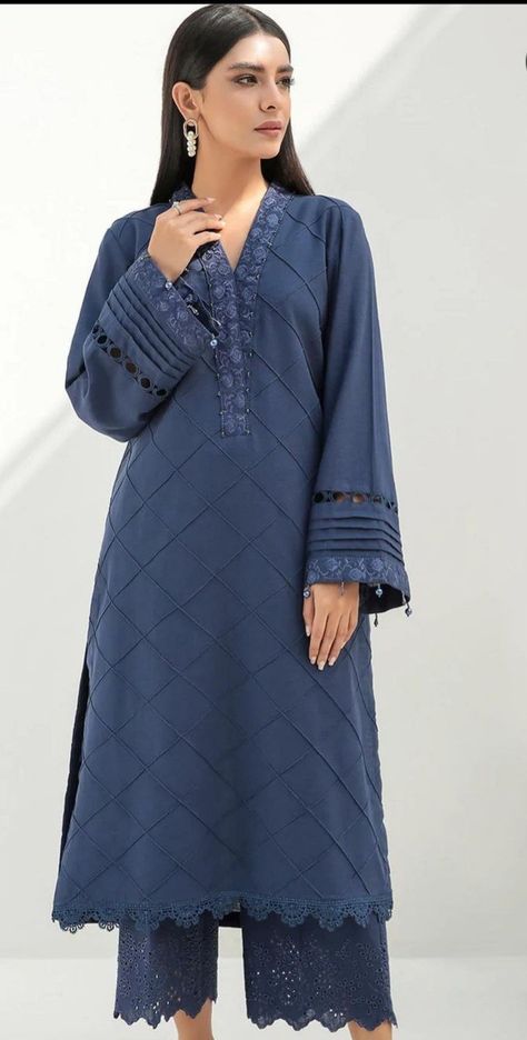 Plain Kurti Designs, Dress Design Pakistani, Kurtis Design, Stylish Kurtis, Lace Dress Design, Pakistani Fashion Casual, Stylish Short Dresses, Dress Design Patterns, Sleeves Designs For Dresses