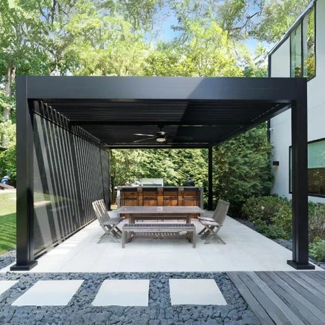 Explore 50+ Captivating Pergola Ideas - Azenco pergolas in Palm Beach Beach Pergola, Coastal Backyard, Black Pergola, Roof Patio, Louvered Roof, White Pergola, Pergola Ideas, Modern Pergola, Aluminum Pergola