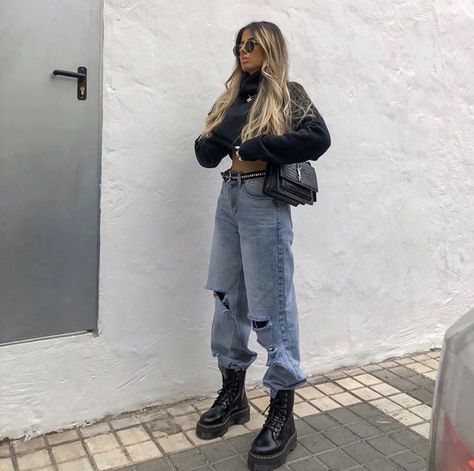 Festival Outfit Herbst, Winter Festival Outfit Cold, Cold Festival Outfit Ideas, Cold Festival Outfit, Woman Fashion Casual, Winter Festival Outfit, Turtleneck Fashion, Outfit Botas, Look Festival