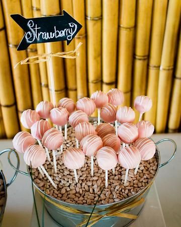 Let Them Eat Cake (At Your Wedding): How To Display Cakepops Cake Pop Display, Pastel Wedding Cakes, Strawberry Cake Pops, Cake Pop Displays, Mini Pecan Pies, Table Backdrop, Chocolate Cake Pops, Pie Pops, Wedding Cake Pops