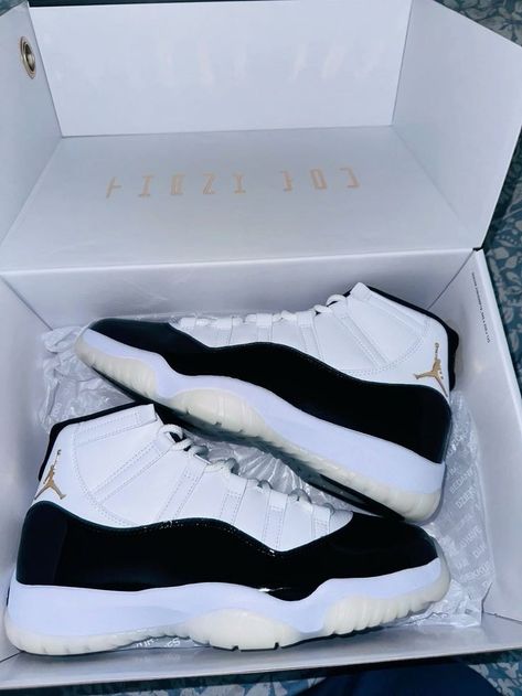 Jordans Men Shoes, Air Jordan 11 Gratitude, Jordan 11 Gratitude, Black And White Jordan 11, Jordan 11 Black And White, Jordan 11 Outfit Men, Black And White Jordans, Jordan 11 Outfit, White Shoes Outfit