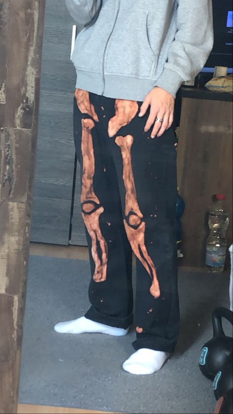 Bleached Pants Outfit, Skeleton Pants Bleach, Diy Skeleton Pants, Skeleton Bleached Jeans, Alternative Fashion Pants, Skeleton Legs Pants, Black Pants Bleach Art, Bleach Pants Ideas Black, Bleach Paint Pants