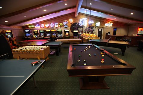 House Arcade Room, Adult Game Room, Man Cave Design, Arcade Room, Recreation Room, Man Cave Room, Home Cinema Room, Game Room Basement, Man Cave Homes