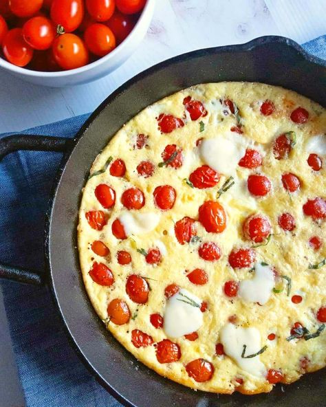 Cherry Tomato Frittata Tomato Frittata, Greek Breakfast, Delicious Healthy Breakfast, Tomato Breakfast, Zucchini Cheese, Lenten Recipes, Breakfast Bread Recipes, Gluten Free Recipes For Breakfast, Dinner Appetizers