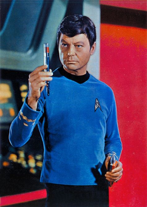 Vintage publicity photo of DeForest Kelley as Dr. Leonard "Bones" McCoy from Star Trek Star Trek Humor, Leonard Mccoy, Star Trek 2009, Star Trek Funny, Star Trek Original Series, Star Trek Characters, Star Trek Original, First Doctor, Starship Enterprise