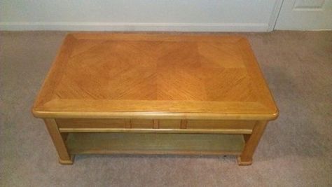 Refinishing a parquet coffee table with a drink-resistant finish. Coffee Table Upcycle, Coffee Table Refinish, Coffee Table Redo, Old Furniture Makeover, Coffee Table Makeover, Old Furniture, Create Space, Coffee Table Wood, Hope Chest