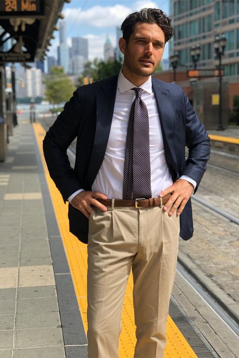 Sports Coat And Jeans, Navy Blue Blazer Outfit, Navy Blazer Men, Suit Combinations, Blazer Outfits Men, Outfit Blazer, Summer Blazer, Navy And Khaki, Mens Outfit Inspiration