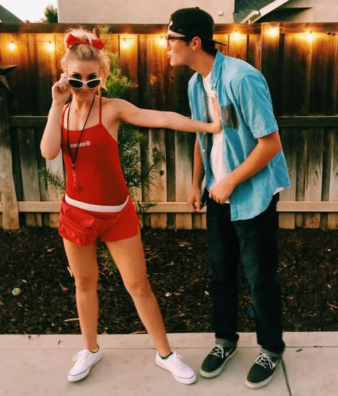 couple halloween costumes Monster Ag Kostüm, Wendy Peffercorn Costume, Squints And Wendy Peffercorn, Squints And Wendy, Diy Halloween Costumes For Couples, Wendy Peffercorn, Easy Couples Costumes, Meme Costume, Cute Couples Costumes