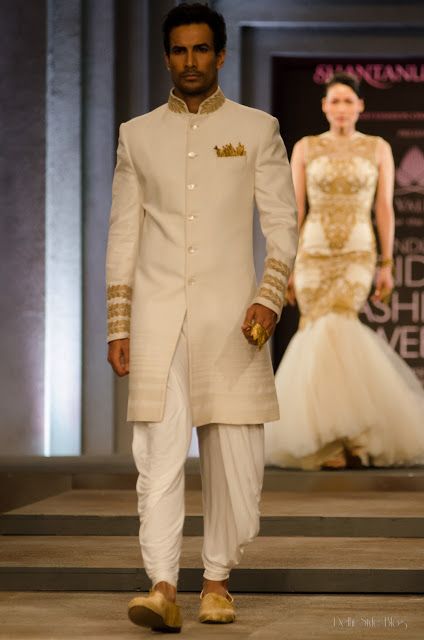 Shantanu and Nikhil India Bridal Fashion Week 2013 To Die For | Delhi Style Blog Trendy Wedding Outfits, Wedding Outfits For Men, Shantanu And Nikhil, Indian Groom Wear, Groom Wedding Dress, Sherwani For Men, Pakistani Couture, Kurta Men, Mens Fashion Wedding