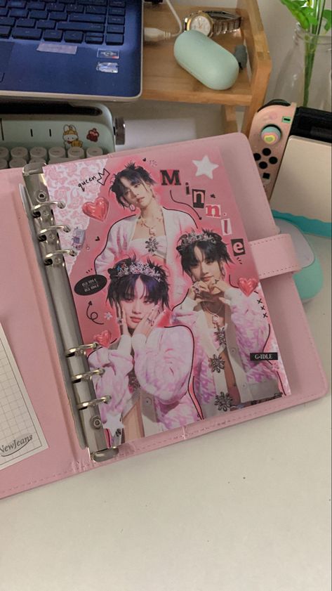 Customize yours now! Available on etsy! Pc Binder Cover, Photocard Binder Ideas, Binder Journal Ideas, Binder Aesthetic Cover, Kpop Binder Cover, Minnie Queencard, Binder Cover Ideas, Photocard Toploader, Pc Binder