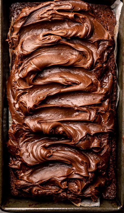 Chocolate Banana Cake with Espresso Fudge Frosting - Baker by Nature Fudge Banana Bread, Banana Cake Chocolate Frosting, Choc Banana Cake, Chocolate And Banana Desserts, Banana Chocolate Cake Recipe, Choc Desserts, Chocolate Beignets, Espresso Fudge, Banana Chocolate Cake