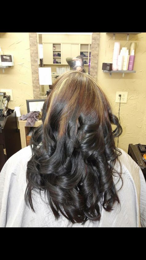 Reverse ombré - light brown to black Brown Roots Black Hair, Black And Brown Hair Dye, Dyed Ends Of Hair Brunettes, Dyed Ends Of Hair, Dark Hair Dye, Black Hair Ombre, Bleach And Tone, Reverse Ombre, Dye Hair